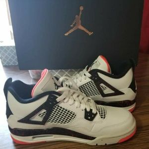 Retro 4 Jordans New